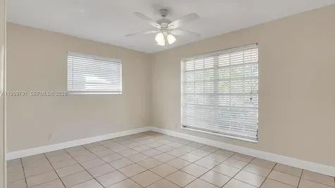 5300 Grant Street Hollywood FL 33021