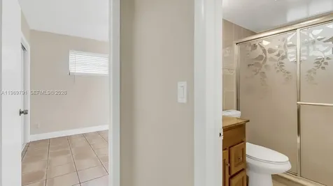 5300 Grant Street Hollywood FL 33021