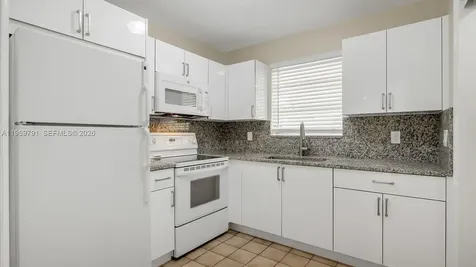 5300 Grant Street Hollywood FL 33021