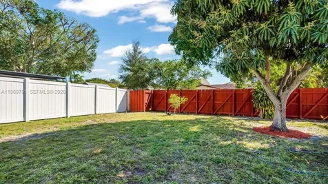 5300 Grant Street Hollywood FL 33021