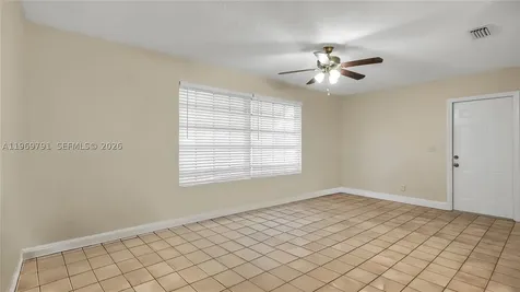 5300 Grant Street Hollywood FL 33021
