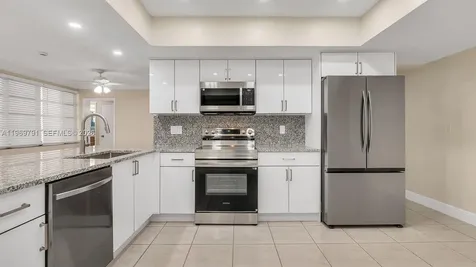 5300 Grant Street Hollywood FL 33021