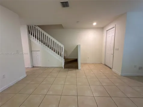 9374 W 32nd Lane Hialeah FL 33018