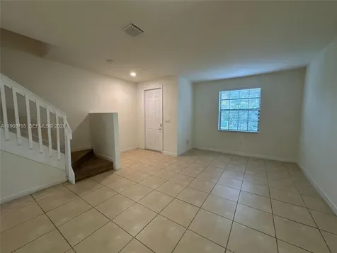 9374 W 32nd Lane Hialeah FL 33018