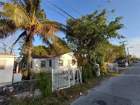 7091 NW 21st Avenue Miami FL 33147