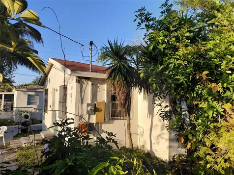 7091 NW 21st Avenue Miami FL 33147