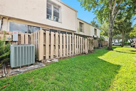 833 NW 82nd Avenue Plantation FL 33324
