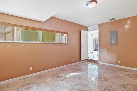 833 NW 82nd Avenue Plantation FL 33324