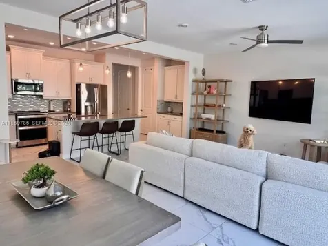 4342 Lago Drive Pompano Beach FL 33064