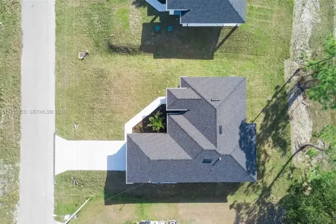 1136 Helen Avenue S Lehigh Acres FL 33974