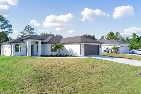 1136 Helen Avenue S Lehigh Acres FL 33974