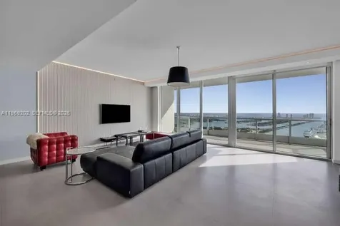 900 Biscayne Boulevard Miami FL 33132