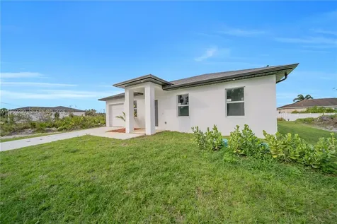2910 67 Street Lehigh Acres FL 33971