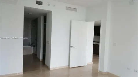 68 SE 6th Street Miami FL 33131