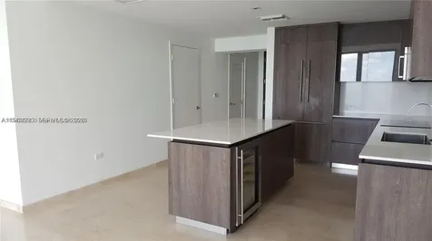 68 SE 6th Street Miami FL 33131