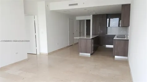 68 SE 6th Street Miami FL 33131