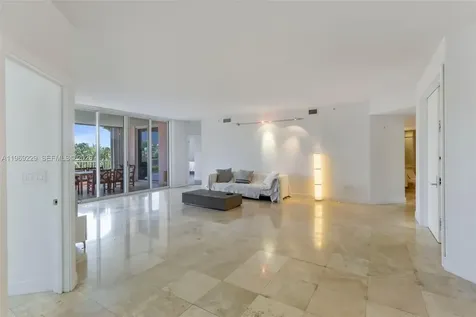 749 Crandon Bl Key Biscayne FL 33149