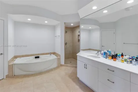 749 Crandon Bl Key Biscayne FL 33149