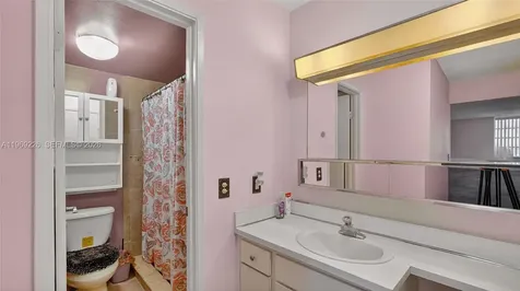 8889 W Fontainebleau Boulevard Miami FL 33172