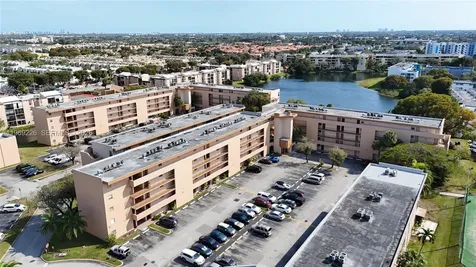 8889 W Fontainebleau Boulevard Miami FL 33172