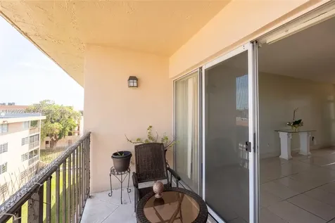 8889 W Fontainebleau Boulevard Miami FL 33172