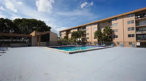 8889 W Fontainebleau Boulevard Miami FL 33172