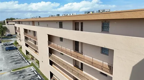 8889 W Fontainebleau Boulevard Miami FL 33172