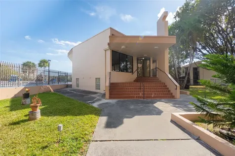 8889 W Fontainebleau Boulevard Miami FL 33172