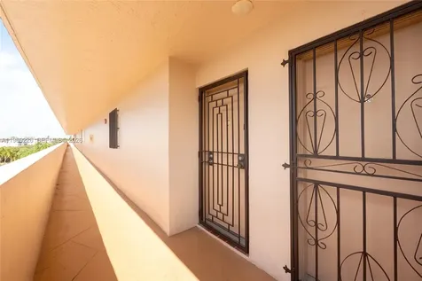 8889 W Fontainebleau Boulevard Miami FL 33172
