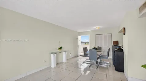8889 W Fontainebleau Boulevard Miami FL 33172