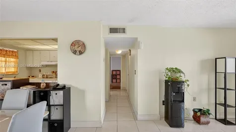 8889 W Fontainebleau Boulevard Miami FL 33172