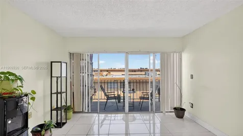 8889 W Fontainebleau Boulevard Miami FL 33172
