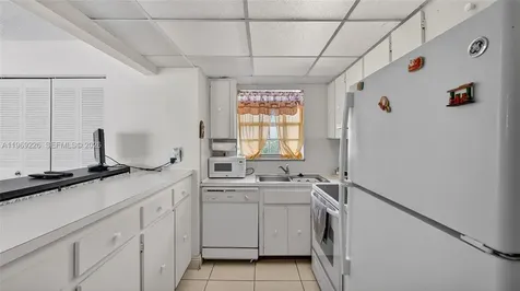 8889 W Fontainebleau Boulevard Miami FL 33172