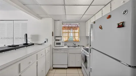 8889 W Fontainebleau Boulevard Miami FL 33172