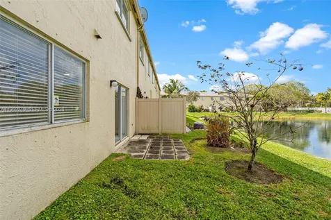 4722 Lago Vista Drive Coconut Creek FL 33073