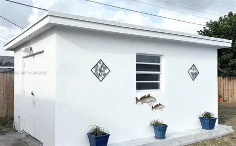 6751 Cleveland Street Hollywood FL 33024
