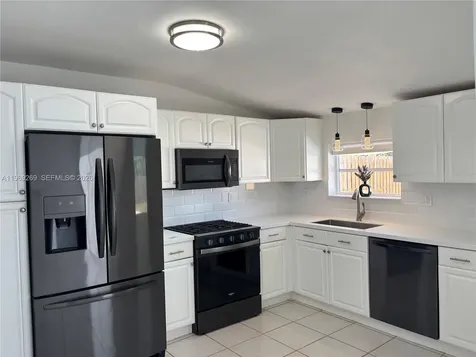 6751 Cleveland Street Hollywood FL 33024