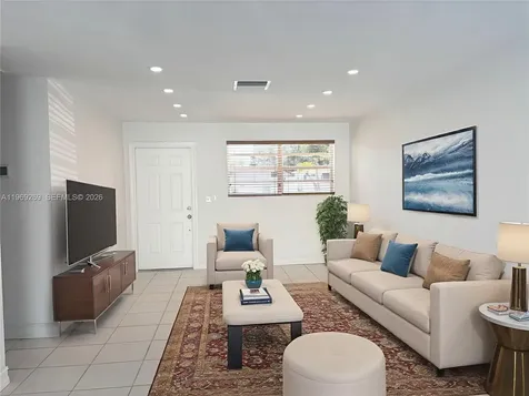 6751 Cleveland Street Hollywood FL 33024