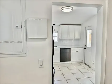 6751 Cleveland Street Hollywood FL 33024
