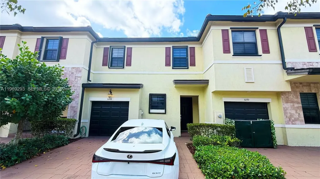 3264 W 100th Terrace Hialeah FL 33018