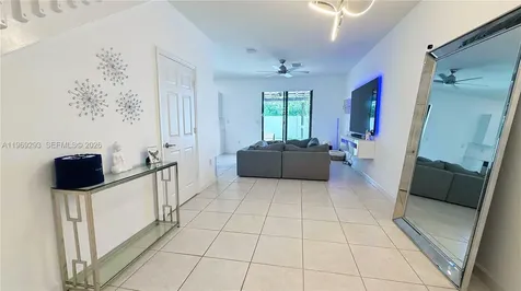 3264 W 100th Terrace Hialeah FL 33018