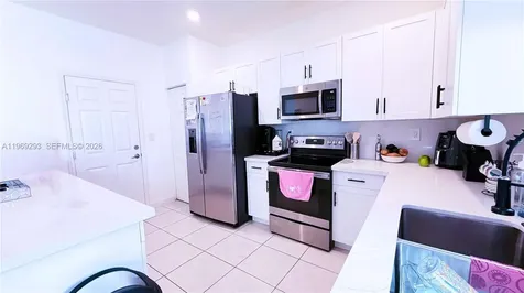 3264 W 100th Terrace Hialeah FL 33018