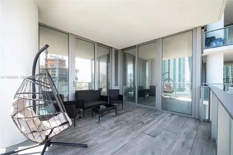 851 NE 1st Avenue Miami FL 33132