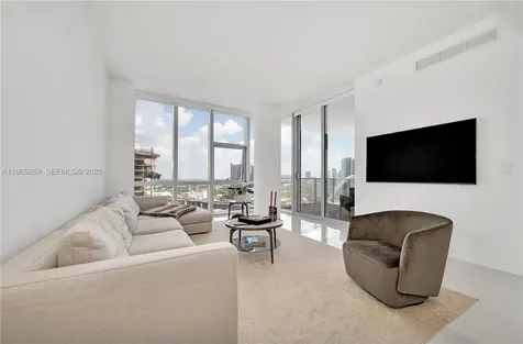 851 NE 1st Avenue Miami FL 33132