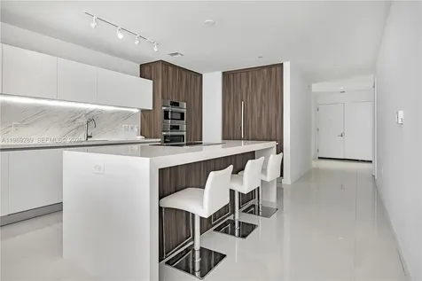 851 NE 1st Avenue Miami FL 33132