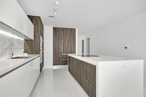 851 NE 1st Avenue Miami FL 33132