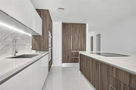 851 NE 1st Avenue Miami FL 33132
