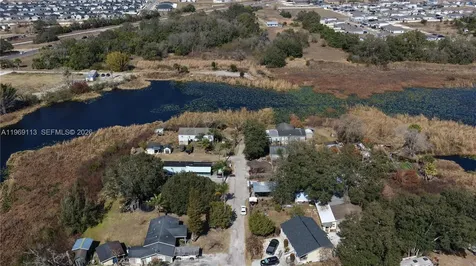 800 Us Highway 17/92 Davenport FL 33837