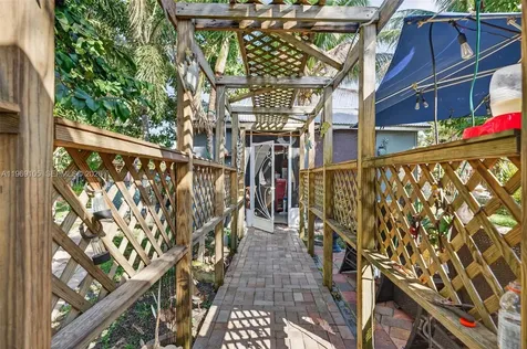 4280 NE 11th Terrace Pompano Beach FL 33064