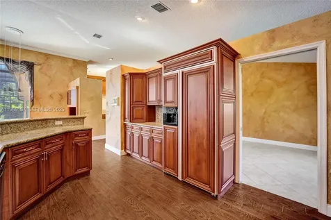 3280 Huntington Weston FL 33332